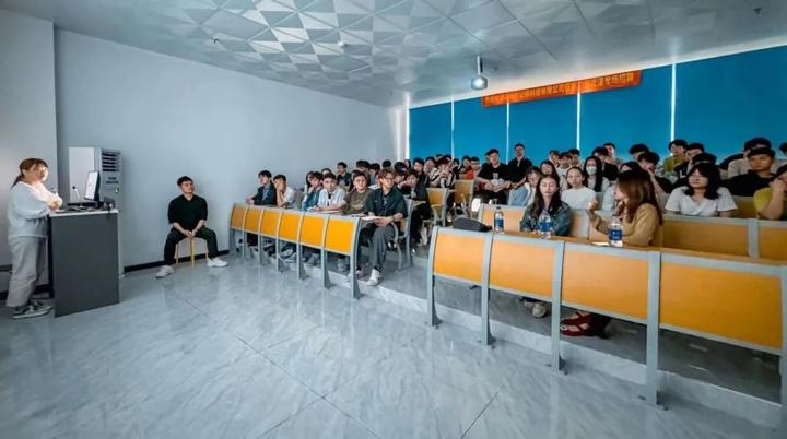 深圳市公狼科技专场招聘会顺利举办|优漫教育